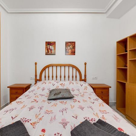 Lovely Apartment Near The Sea Торрев'єха Екстер'єр фото