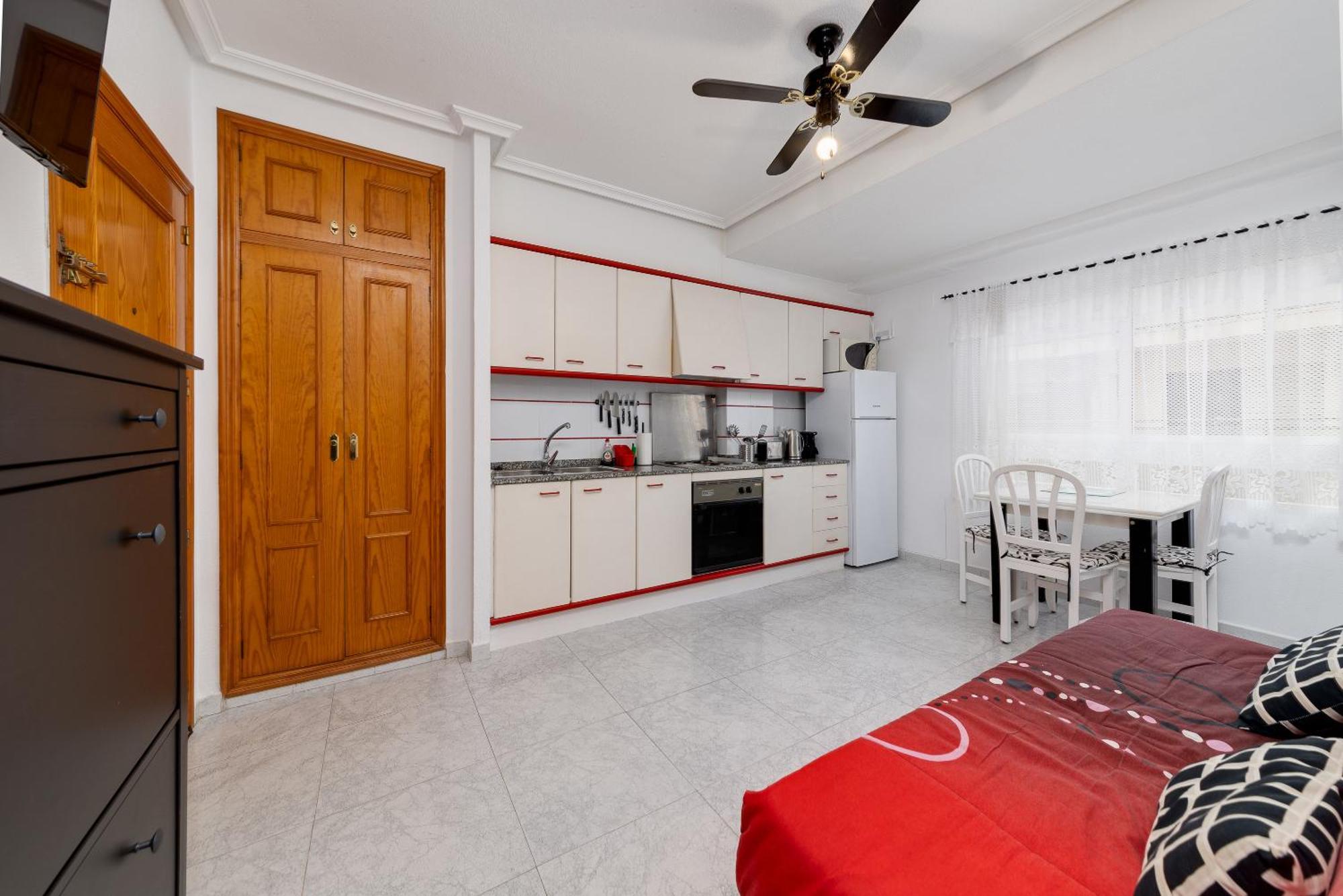 Lovely Apartment Near The Sea Торрев'єха Екстер'єр фото
