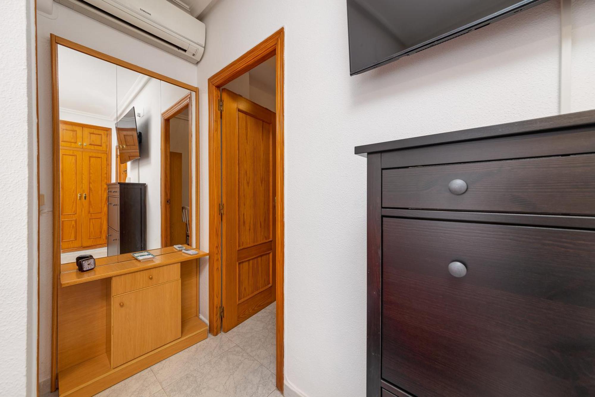 Lovely Apartment Near The Sea Торрев'єха Екстер'єр фото