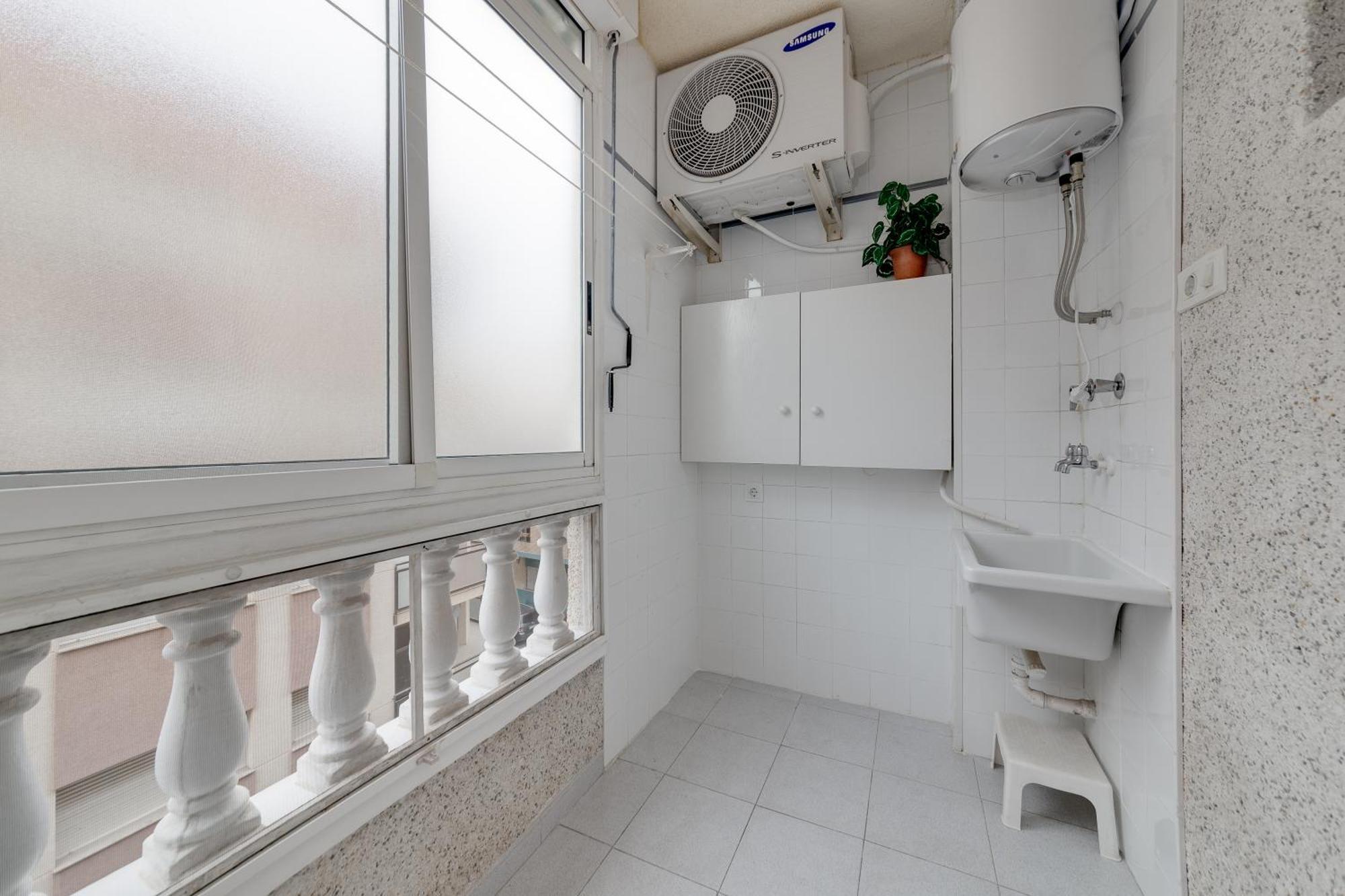 Lovely Apartment Near The Sea Торрев'єха Екстер'єр фото